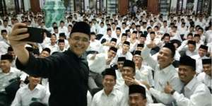 Bupati Anas Ajak Kolaborasi Santri Ponpes Gontor