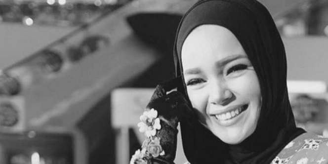 Dianggap Lecehkan Muslimah Bercadar, Dewi Sandra Minta Maaf