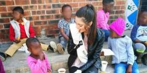 Foto Ini Bikin Ratu Kecantikan Panen Kecaman, Kenapa?