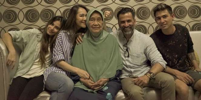 Jeremy Thomas Sebut Putranya Juga Dirampok