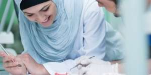 Veneer, Solusi `Kecantikan Instan` Buat Gigi Lebih Putih