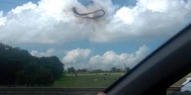 Fenomena Aneh, Lingkaran Asap Mengepul di Udara
