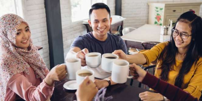 Siswi Pakai Rok di Bawah Lutut, Kafe Beri Diskon 30%