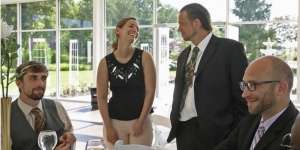 Batal Gelar Pesta Pernikahan, Wanita Ini Pilih Jamu Tunawisma