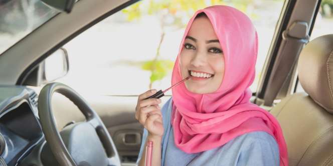 Rasakan Keseruan Tes Item Makeup Secara Virtual
