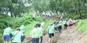 Yuk Belari dengan Latar Belakang Alam di Ijen Green Run 2017