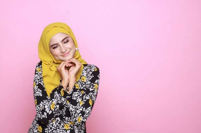 5 Gaya Hijab yang Cocok Dikenakan Hijaber Berwajah Oval