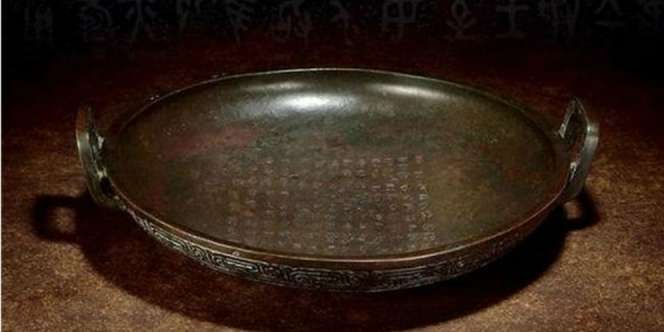 Piring Penuh `Coretan` Dijual Rp364 M, Ternyata Pemiliknya...