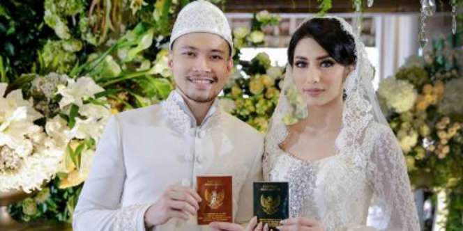 Tyas Mirasih Pajang Foto Mesra Bulan Madu