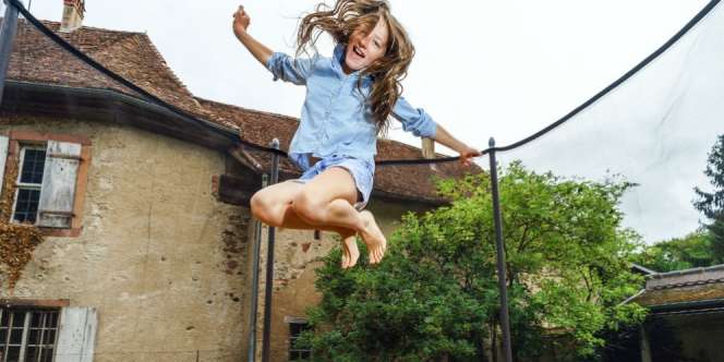 Pastikan Keamanan Ini Saat Si Kecil Main Trampolin
