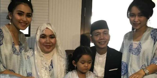 Ibunda Ayu Ting Ting Ngamuk di Instagram