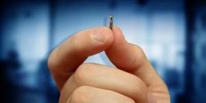 Karyawan Ditanami Chip, Tak Ada Lagi Kartu Akses