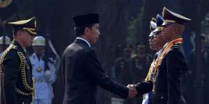 Anak Petani, Pedagang, dan PNS Jadi Lulusan Terbaik TNI/Polri