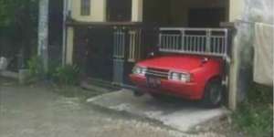 Punya Mobil Tak Punya Garasi? Coba Tiru yang Unik Ini