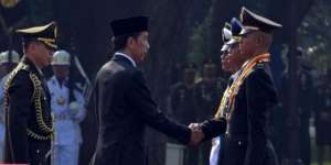 Mantan Office Boy Jadi Lulusan Terbaik Taruna TNI AL