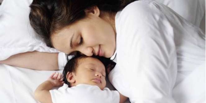 Atiqah Tak Menindik Telinga Sang Putri, Alasannya Ternyata...