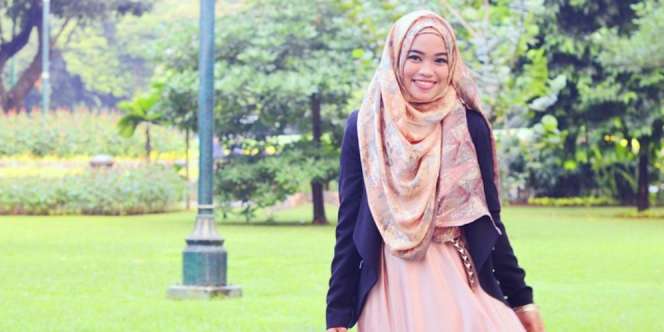 Sontek Gaya Hijab Syari ala Ghaida Saat Liburan Yuk!
