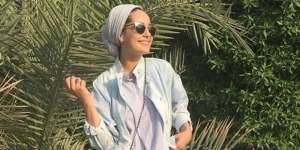 Begini Cara Styling yang Cocok untuk Hijaber di Musim Panas