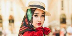 Memadukan Jilbab dengan Topi yang Kekinian ala Hijaber