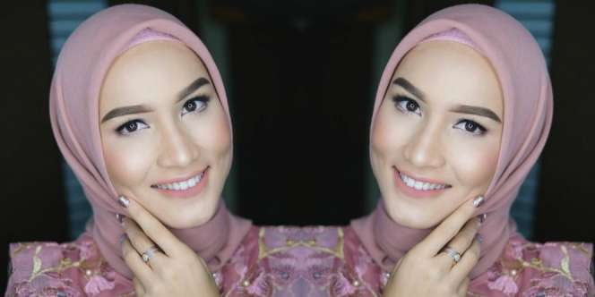 Bingung Pilih Baju Hijab untuk Wisuda? Tiru Gaya Hijaber Ini