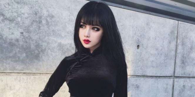 Kamu Akan Kaget di Balik Wajah Asli Si Manusia Barbie Ini