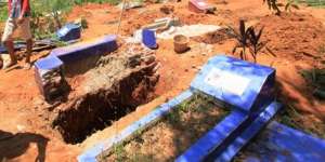 Geger Bayi Menangis dari Dalam Kubur