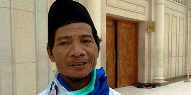 Kisah Berhaji Si Buruh Pengangkut Pasir