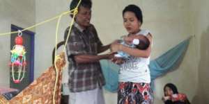 Nyata! Bapak Baru Lihat Jalan Layang, Beri Nama Anak Flyover