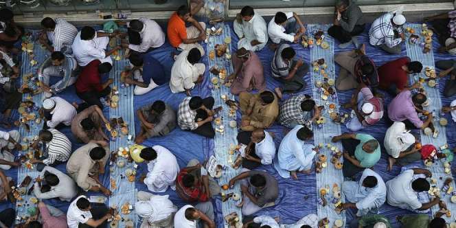 Dipaksa Pilih Agama atau Pekerjaan, Karyawan Muslim Itu...