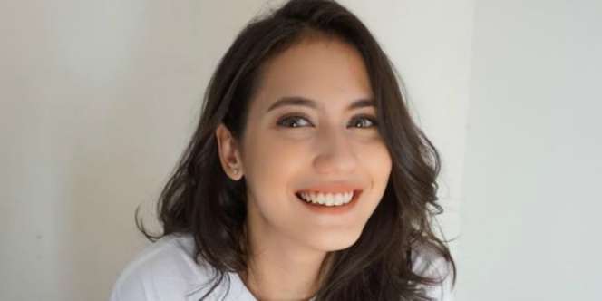 Pose Mesra Bareng, Inikah Kekasih Baru Pevita Pearce? 