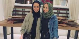 Cara Hempaskan Kesan Jadul `Rok Pensil` Jadi Lebih Modis