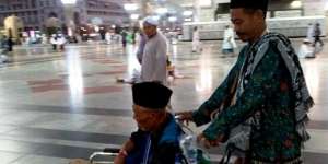 Penjual Kusen Boyong Orangtua dan Mertua Naik Haji