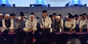 Jokowi dan para Ulama Zikir Akbar HUT NKRI di Halaman Istana