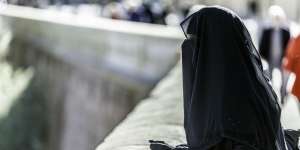 Dihina Menjijikkan, Balasan Pasangan Muslim Ini Menakjubkan