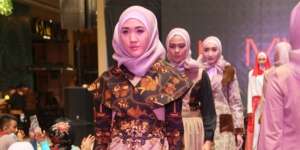 Elemwe Buktikan Kematangan dalam Ragam Batik Betawi Modern