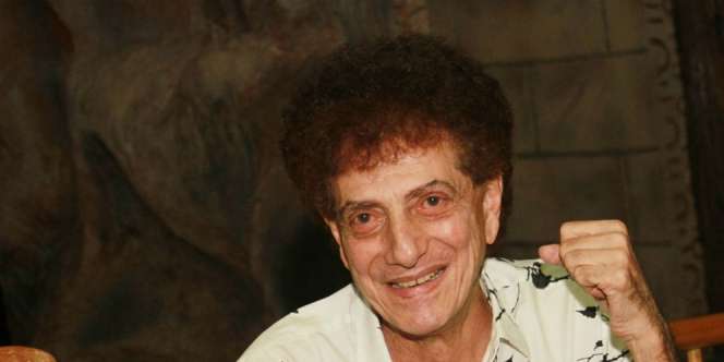 Punya Bayi di Usia Senja, Ini yang Dilakukan Ahmad Albar