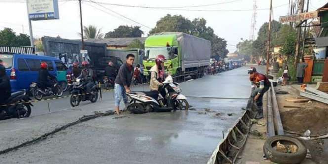The Maximum Power of Emak-emak, Cor Beton Basah Diterobos Juga