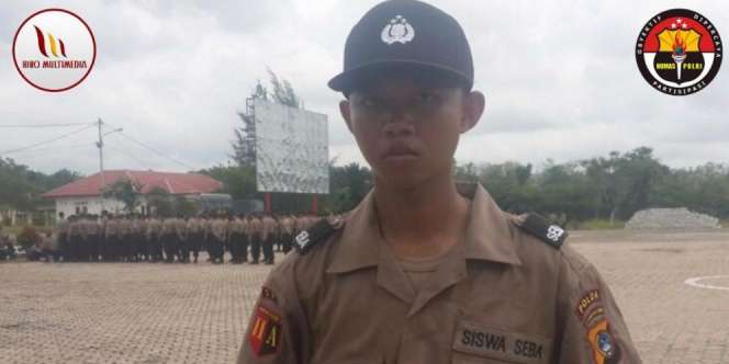 Cium Kaki Ibu, Ini Kisah Anak Pemulung Diterima Jadi Polisi