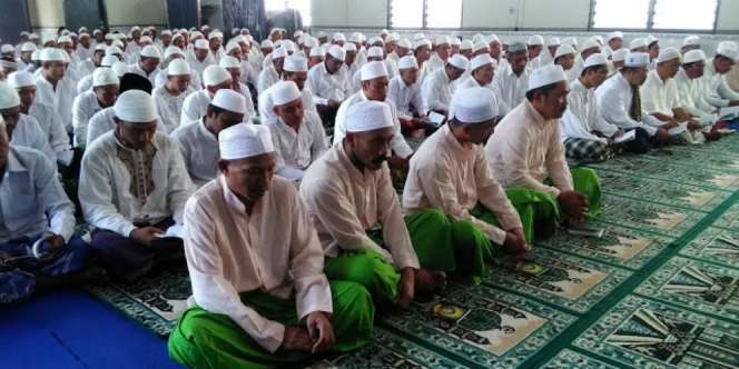 Tiap Malam Dengar Sholawat, 4 Warga Tengger Jadi Mualaf