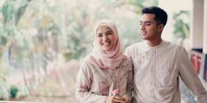 Herfiza Tetap Modis Tanpa Repot, Meski si Kecil Masih Menyusu