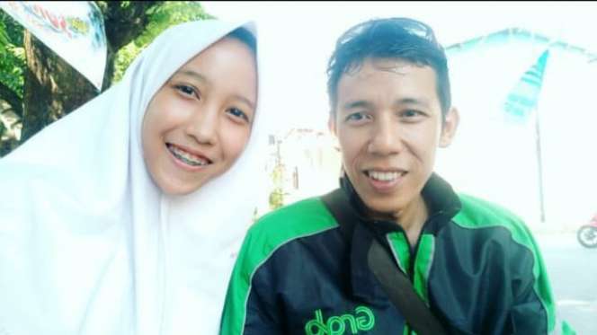 Haru! Pesan Salma Usai Bertemu Ayah Lewat Pesanan Ojek Online
