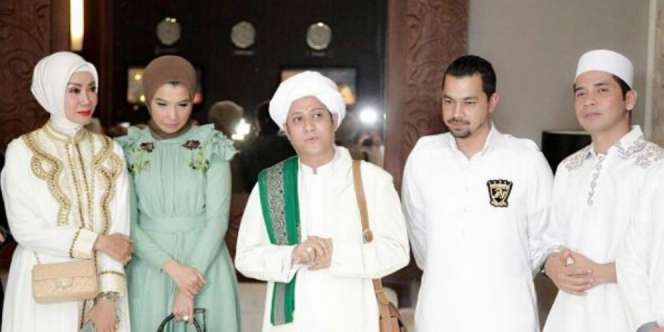 24 Artis Ikut Pengajian Gus Anom di Banjarmasin