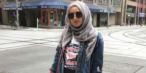 Summer Albarcha: Travelling Asik Tanpa Barang yang Berlebihan