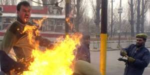 Begini Rasanya Saat Tubuh Terbakar Hidup-hidup