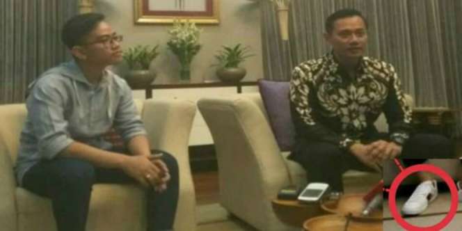 Bertemu AHY, Malah Sepatu Gibran yang Jadi Sorotan