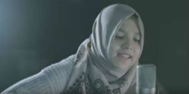 Athira Fajrina, Hijaber Bersuara Emas yang Bikin Kagum Viewers