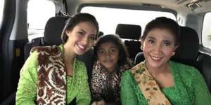 5 Foto Nyentrik Susi Pudjiastuti yang Viral Hingga Mendunia