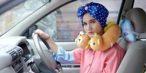 Bantal Perjalanan Unik dan Menggemaskan Saat Liburan