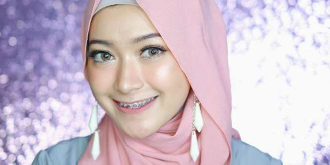 7 Gaya Hijab Cantik dengan Satu Jilbab yang Mudah Dicoba