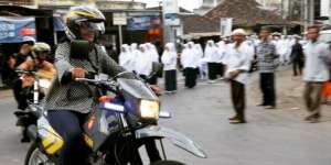 Brrruum... Bu Susi Geber Motor Trail Polisi